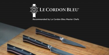 noże na desce do krojenia